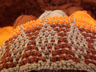 disktrasa stickad, linoleumstil