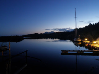 vacker kväll, vega småbåtshamn